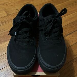 Vans Doheny all black kids size 4